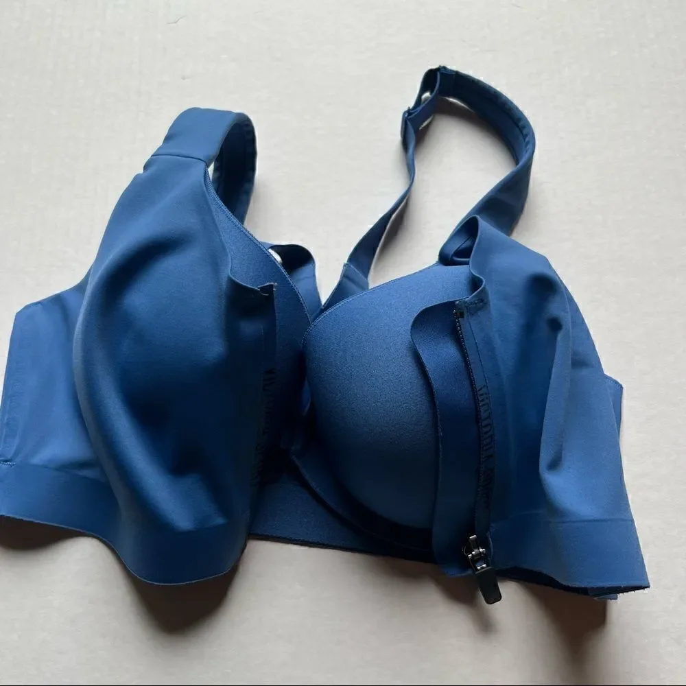 Victoria sport bra blue 32D padded underwire looks new zipper and clasp